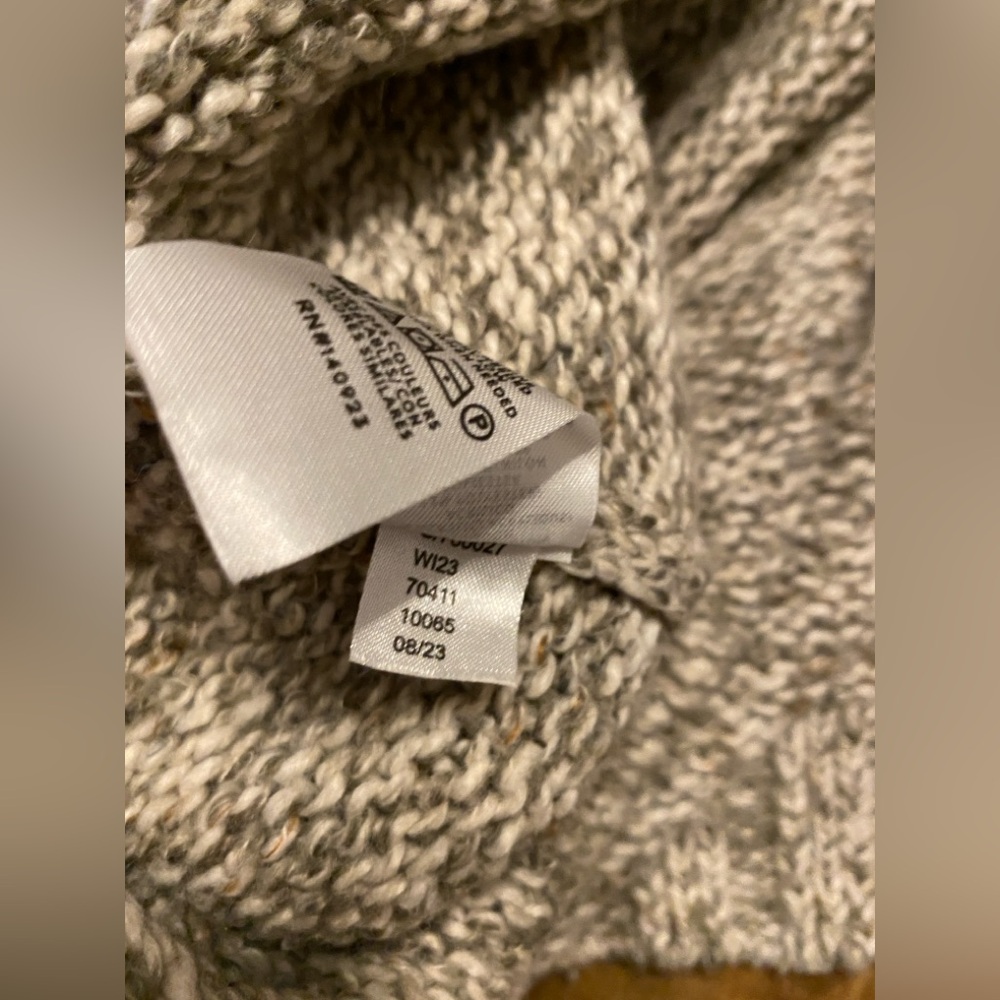 Ann Taylor Loft Soft Grey Candy Cane MERRY Christmas Holiday XMAS Sweater XL - Picture 8 of 10